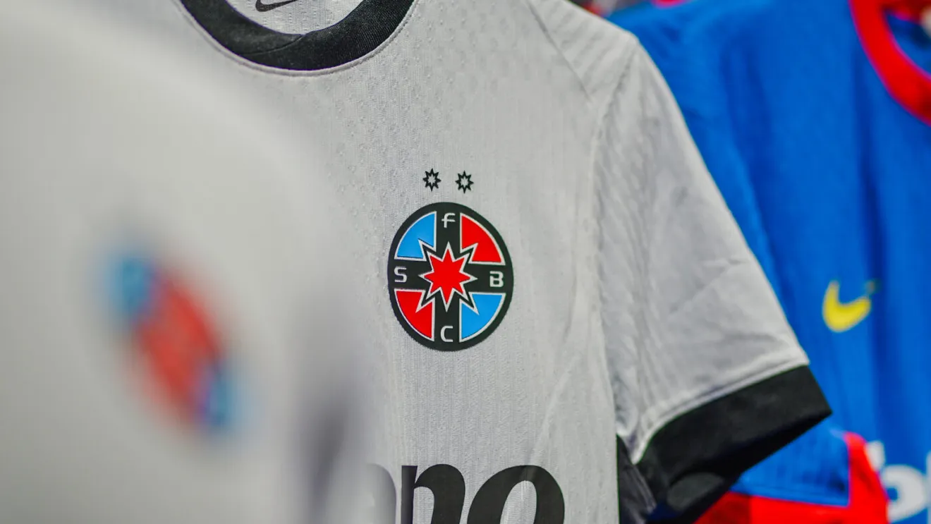 MERCATO FCSB și-a prezentat oficial transferul verii! „Cel mai bun străin din istoria Superligii” a semnat