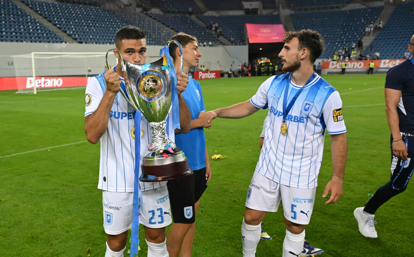MERCATO Francezii dau 3.000.000 de euro pentru transferul fotbalistului de la Universitatea Craiova