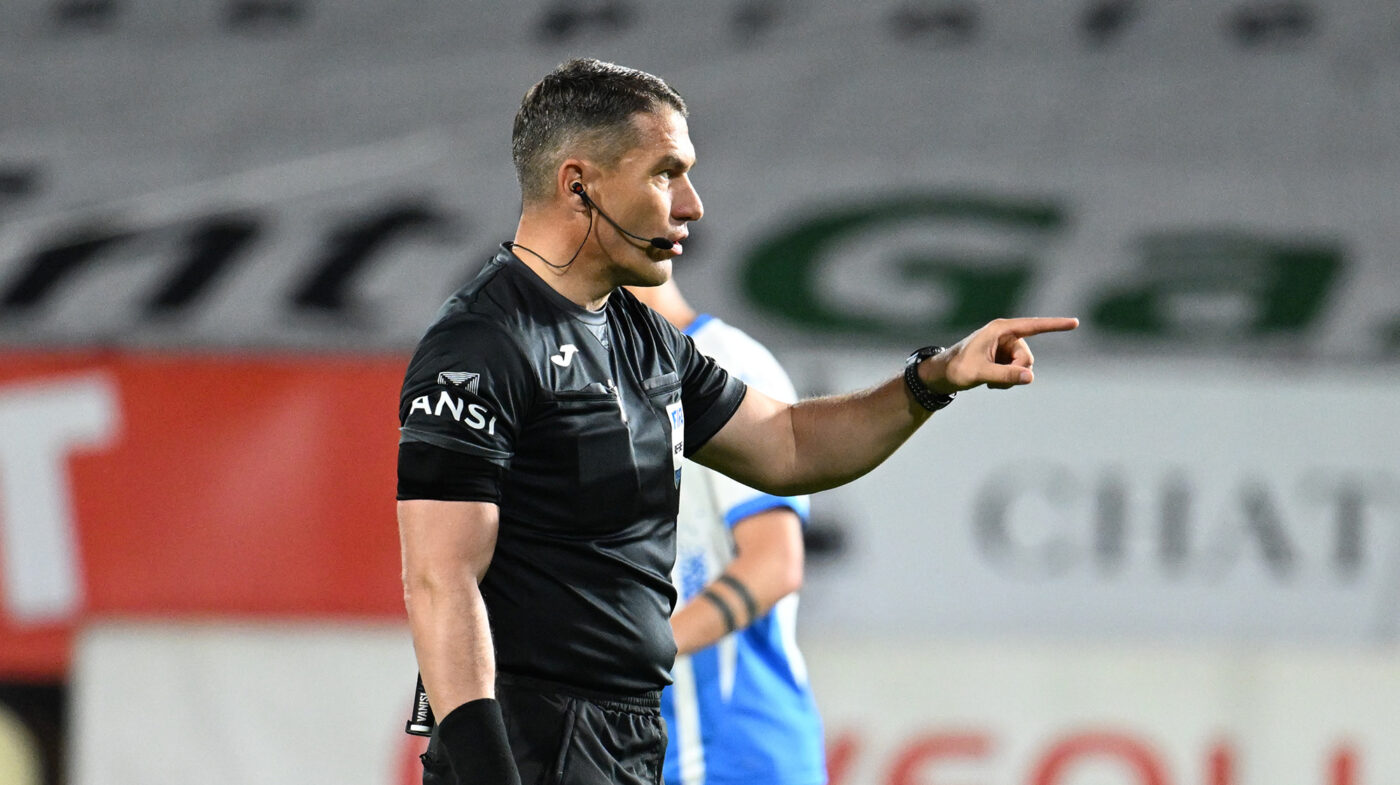 Nebunie în Dinamo – Craiova. Kovacs a dat penalty, VAR a întors decizia: lovitură liberă și cartonaș roșu pentru Badelj!