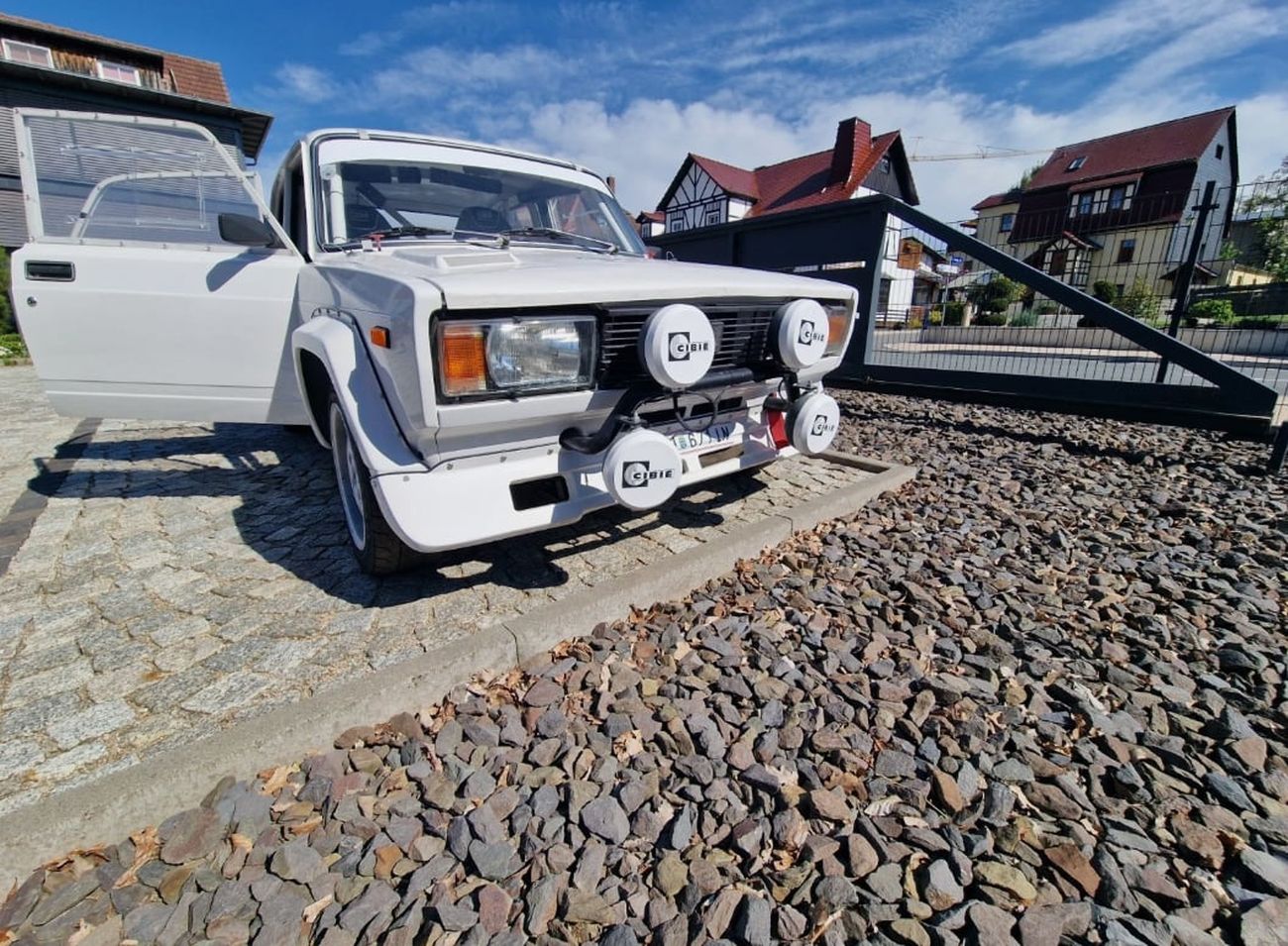 Vintage Lada Sells for the Price of a New Mercedes: The Secret Under the Hood