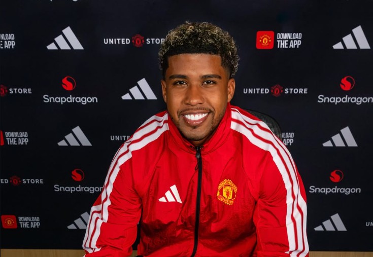MERCATO Manchester United a oficializat transferul de 50.000.000 de lire sterline al brazilianului Santos, de la rivala Chelsea