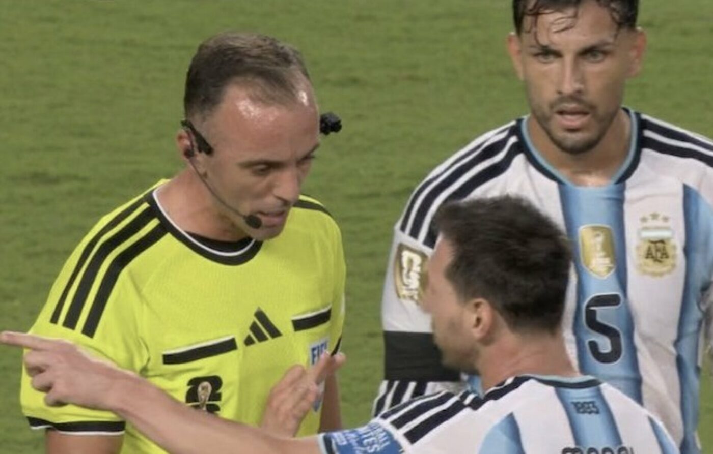 VIDEO Messi a răbufnit la adresa arbitrului Joao Pinheiro la Argentina – Elveția 3-1! Camerele TV au surprins totul