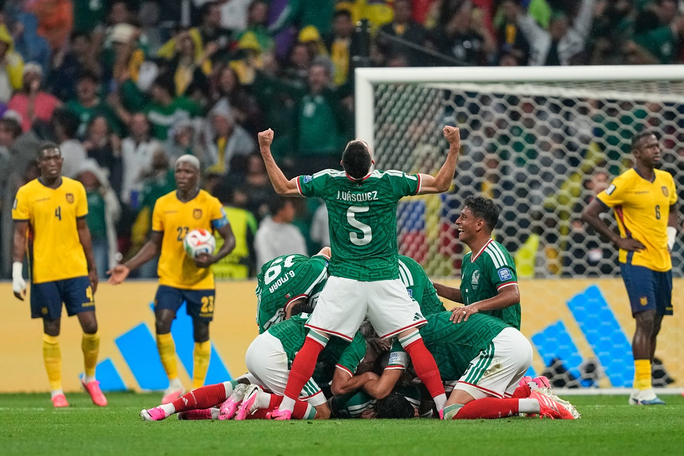 CM 2026 POSEDAȚI de fotbal într-o frenezie seducătoare! Mexic – Ecuador 2-0 la Cupa Mondială, meciul amânat de FIFA o oră. Cronică de Gabriel Berceanu