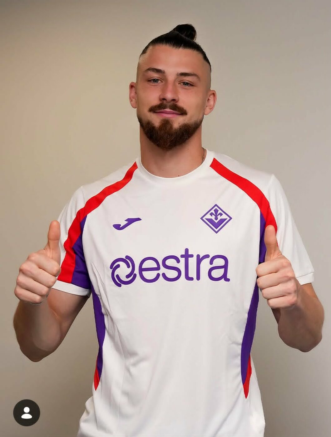 Radu Drăgușin a fost prezentat oficial de Fiorentina. Primele imagini în tricoul noii sale echipe