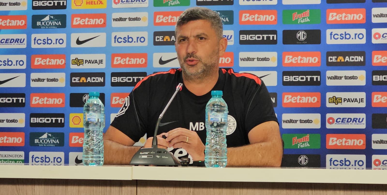 ar convinge pe Denis Drăguș să accepte FCSB și să refuze CFR Cluj, unde va fi nașul Șumudică antrenor