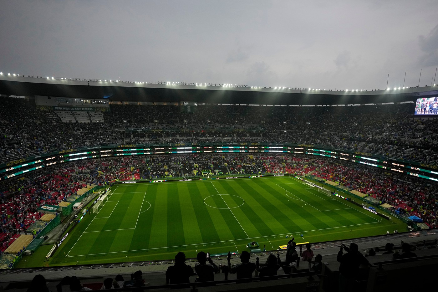 LIVEBLOG FIFA a AMÂNAT de urgență Mexic – Ecuador la Cupa Mondială: „Securitatea fiecăruia este prioritară!”. Informații și imagini în timp real cu ce se întâmplă acum în Ciudad de Mexico