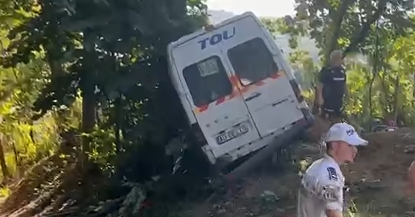 Maseurul lui Dinamo 2 care a scăpat din accidentul de la Câmpulung ridică semne de întrebare: „Mașina era o rablă! Cum dracu’ de l-au trimis pe ăsta acum?”. EXCLUSIV