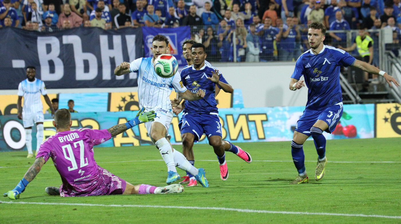 Universitatea Craiova – Levski Sofia Live Text Online, de la 20:30, în manșa secundă a turului 2 preliminar din Liga Campionilor. Oltenii au de recuperat un pasiv de un gol. Echipele probabile