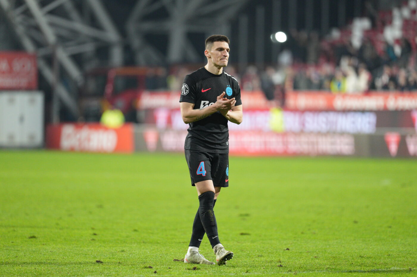 MERCATO Fanii Rapidului s-au revoltat împotriva lui Dan Șucu și a lui Victor Angelescu după transferul lui Graovac: „Bine ai venit la satelitul FCSB”