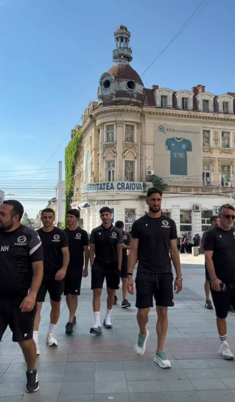 Ararat Armenia a ajuns în Bănie pentru duelul cu Universitatea Craiova. Ce s-a întâmplat la plimbarea prin centrul orașului. EXCLUSIV