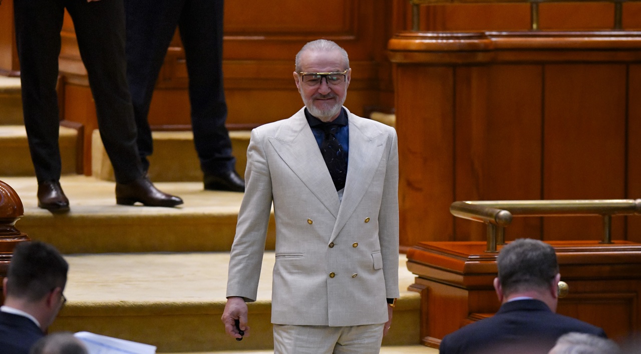 L-a văzut pe Gigi Becali cum a ieșit îmbrăcat din biserică și i-a făcut pe loc o ofertă, în direct: „E visul meu!”