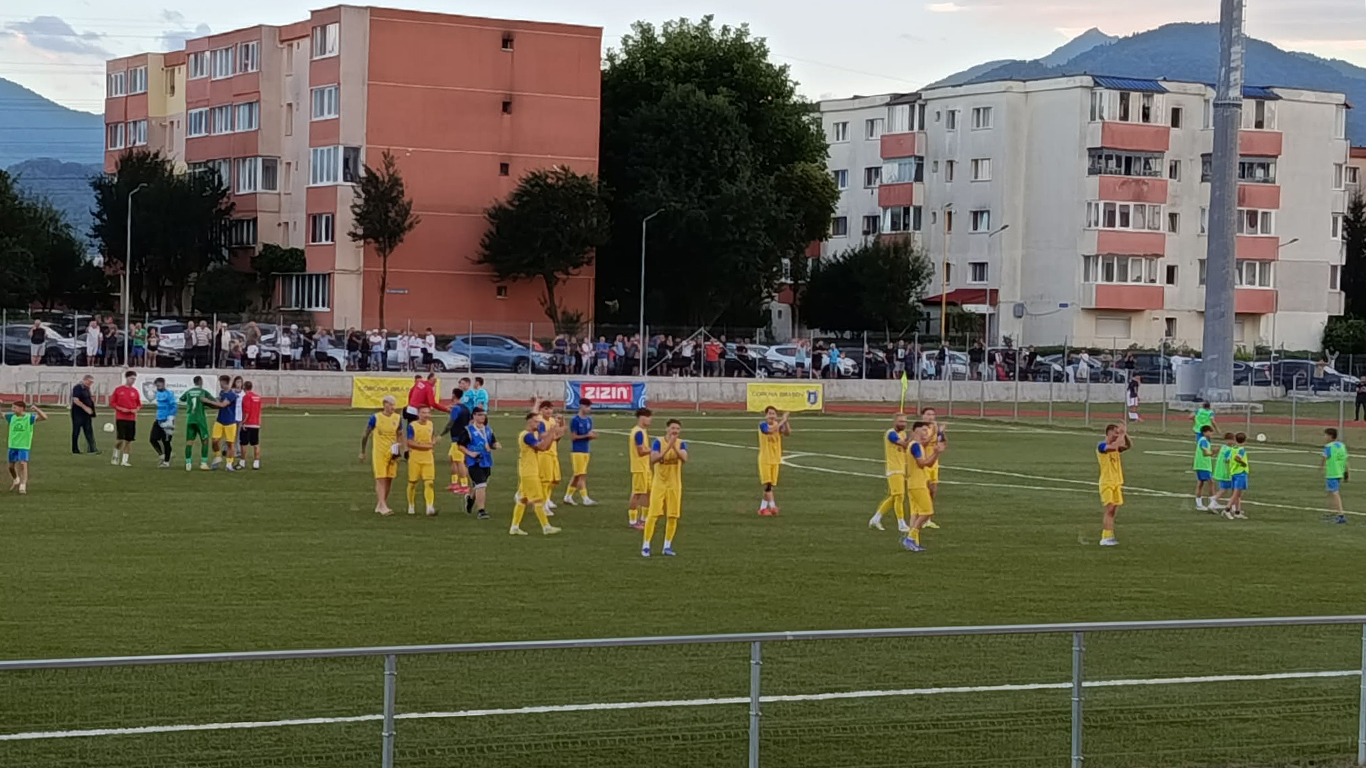 Din Liga 4 în grupele Cupei României! Corona Brașov a trecut și de CS Tunari și așteptă granzii din fotbalul românesc. Marian Constantinescu scrie istorie cu brașovenii: ”Aș vrea o grupă tare cu FCSB, Rapid și Poli Timișoara”