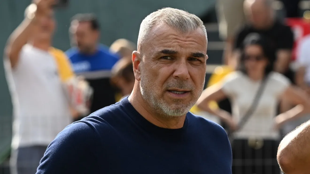 A căzut cerul pe Cosmin Olăroiu la debutul la Al-Jazira. S-a făcut de râs, acasă, în Liga Campionilor