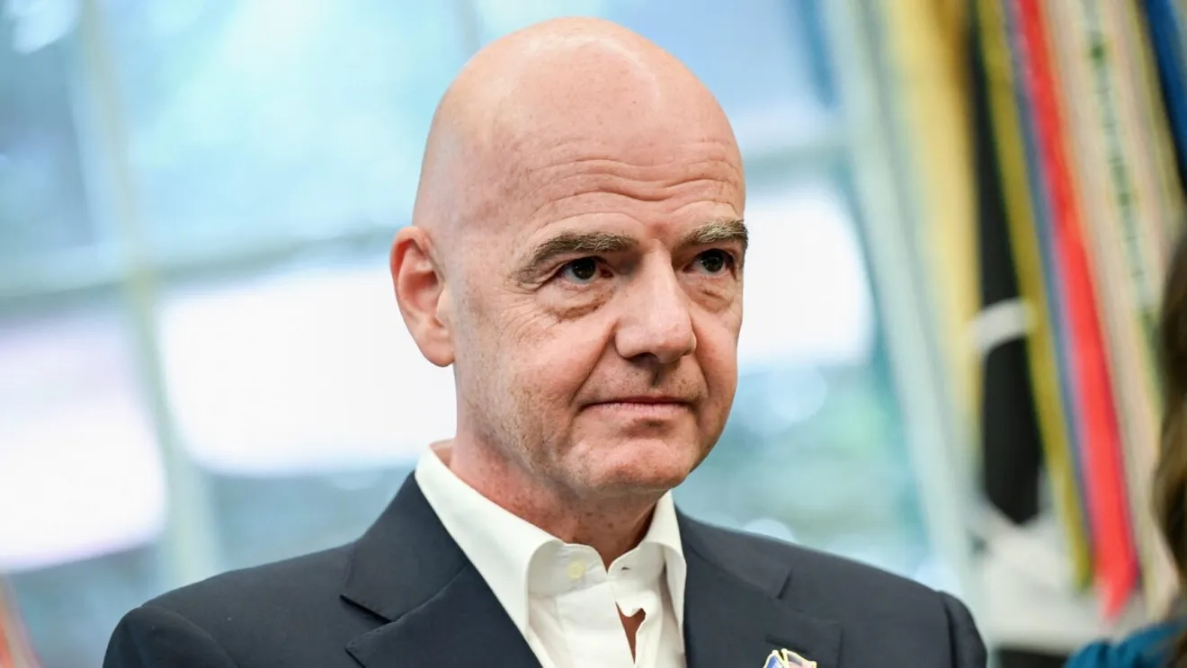VIDEO Reacția scârbită a lui Cristiano Ronaldo după ce s-a întâlnit cu Gianni Infantino. Filmulețul s-a viralizat