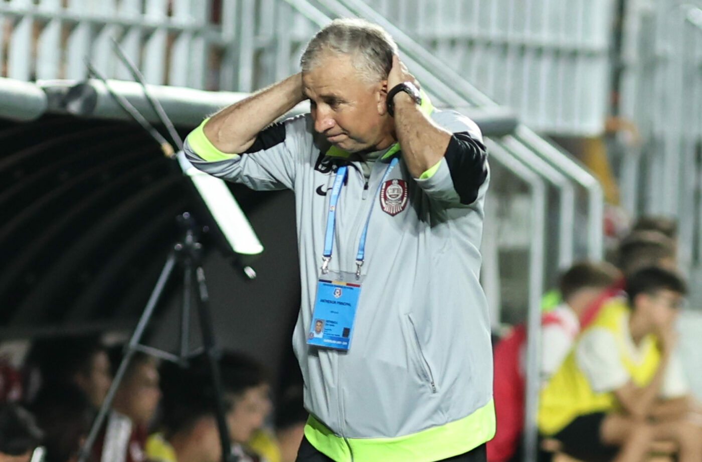 „Atât pot să spun”. Dan Petrescu a reacționat după ce fosta campioană CFR Cluj a ajuns pe marginea prăpastiei