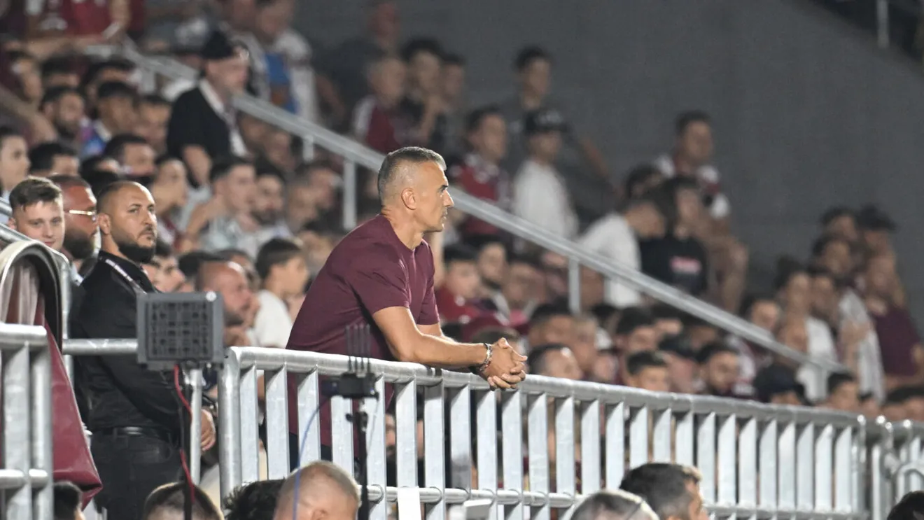 Lovitură cruntă pentru Rapid! Titularul s-a accidentat GRAV și a fost scos pe targă