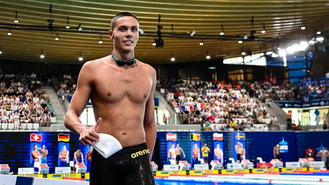 David Popovici a reacționat după recordul mondial petrecut în fața lui! Cum a numit cursa