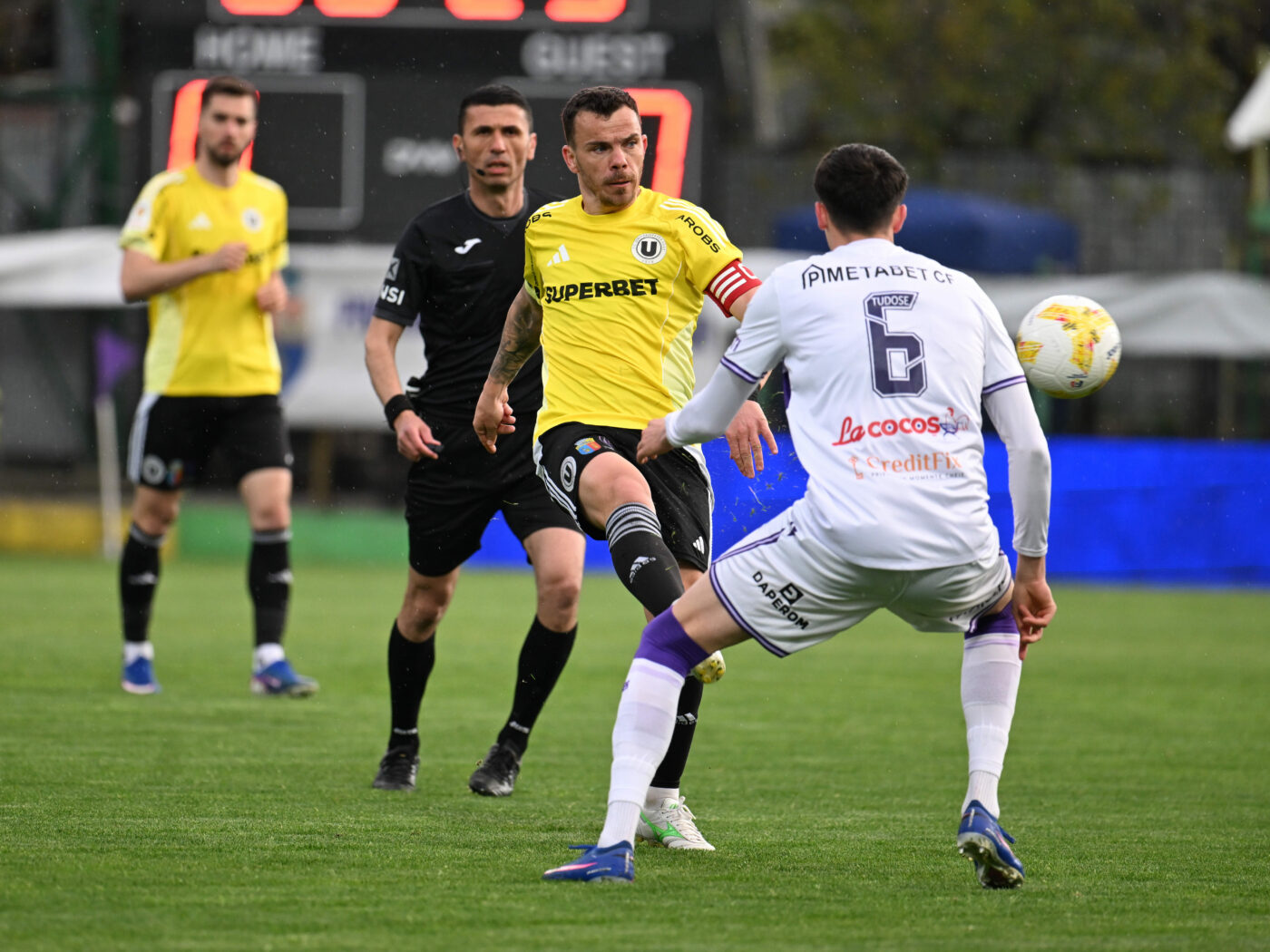 Dezvăluiri despre „obstacolele” vieții de fotbalist pentru Dan Nistor relatate de antrenorul care i-a relansat de două ori cariera: „Mă suna disperat la telefon”. EXCLUSIV