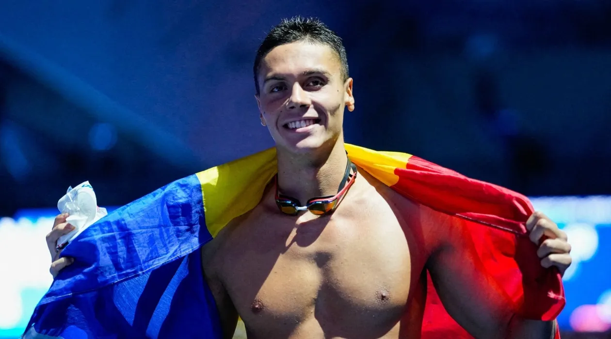 Francezii s-au minunat când l-au văzut pe David Popovici cum înoată. Cum au numit cursa românului din calificări