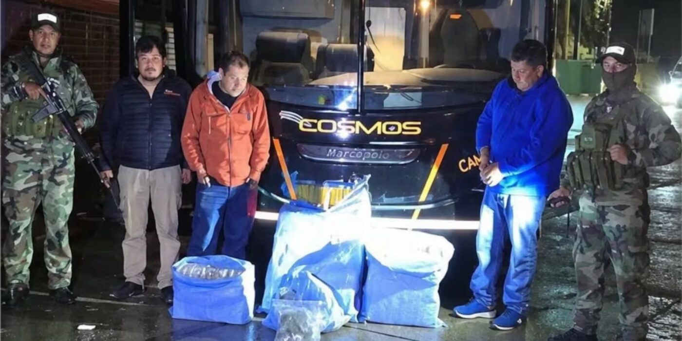 INCREDIBIL! Autocarul brazilienilor de la Sao Paulo, prins de polițiști cu 90 de kilograme de marijuana la bord