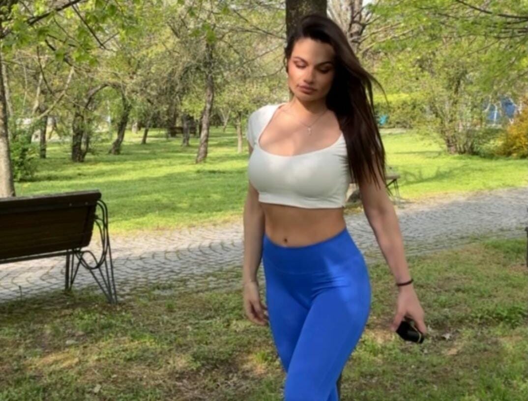 VIDEO Influencerița Oana Ioniță a pus ochii pe Bellaarouch de la Dinamo: „Așa a zis doamna cu tarotul”