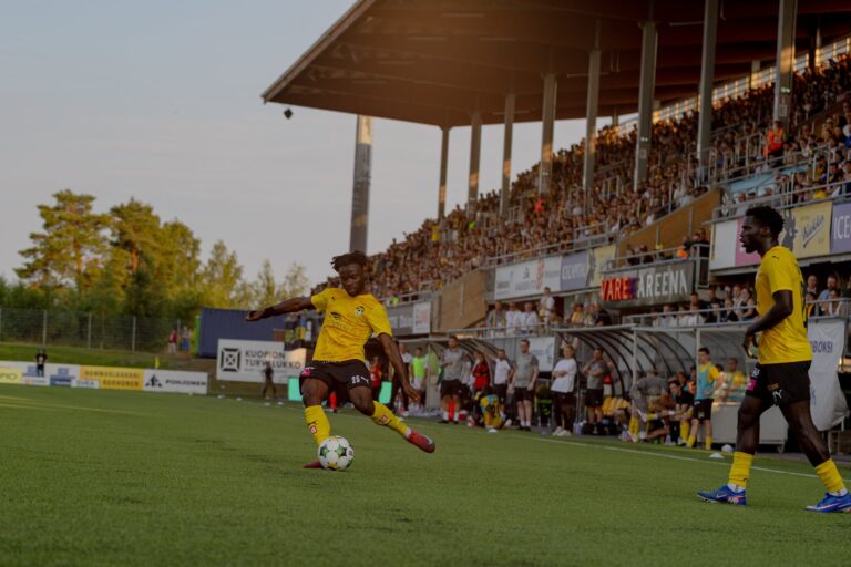 LIVEBLOG „KuPS? Uite peste ce-am dat!”. Cum s-a calificat fostul portar al Craiovei în grupele Europa League după ce a eliminat tocmai finlandezii care stau azi în drumul oltenilor. EXCLUSIV