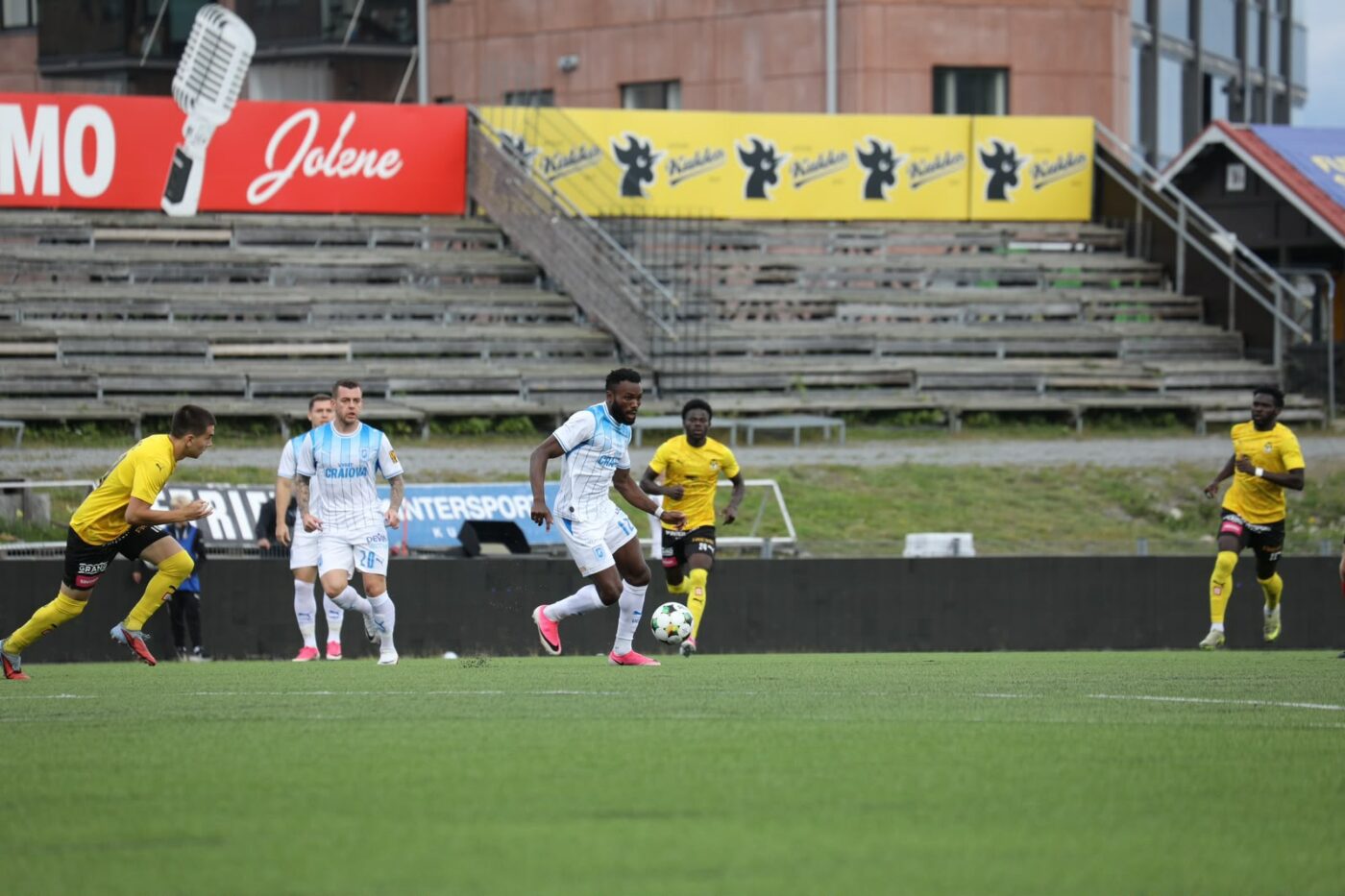 LIVE KuPS – Universitatea Craiova. Răsturnare INEXPLICABILĂ! Nervos, Filipe Coelho face TREI schimbări dintr-un foc. Cronica LIVE