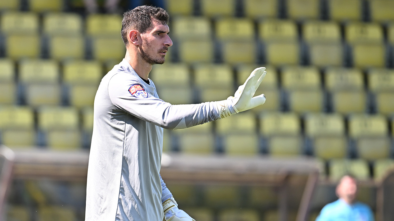 Laurenţiu Brănescu revine în fotbalul românesc, în Liga 2, la o echipă unde ar urma să fie rezerva unui jucător ”under”!