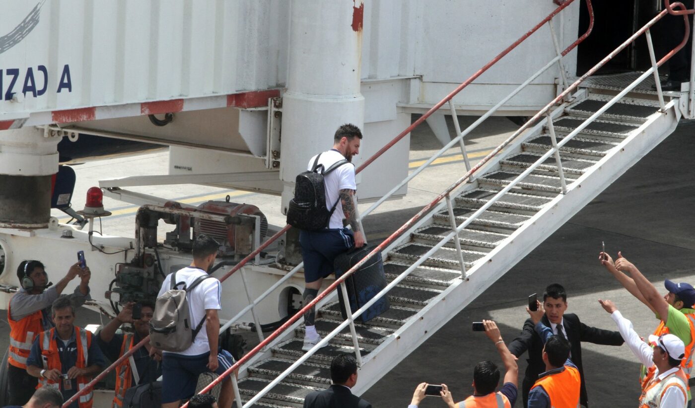 Leo Messi a ajuns în Argentina, la înmormântarea tatălui său, cu un avion privat