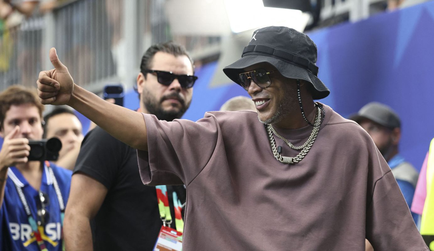 Mandorlini îi dă răspunsul lui Ronaldinho. Chiar va juca pentru Ravenna, la un deceniu de la retragere? „Nu aș defini-o așa”. EXCLUSIV