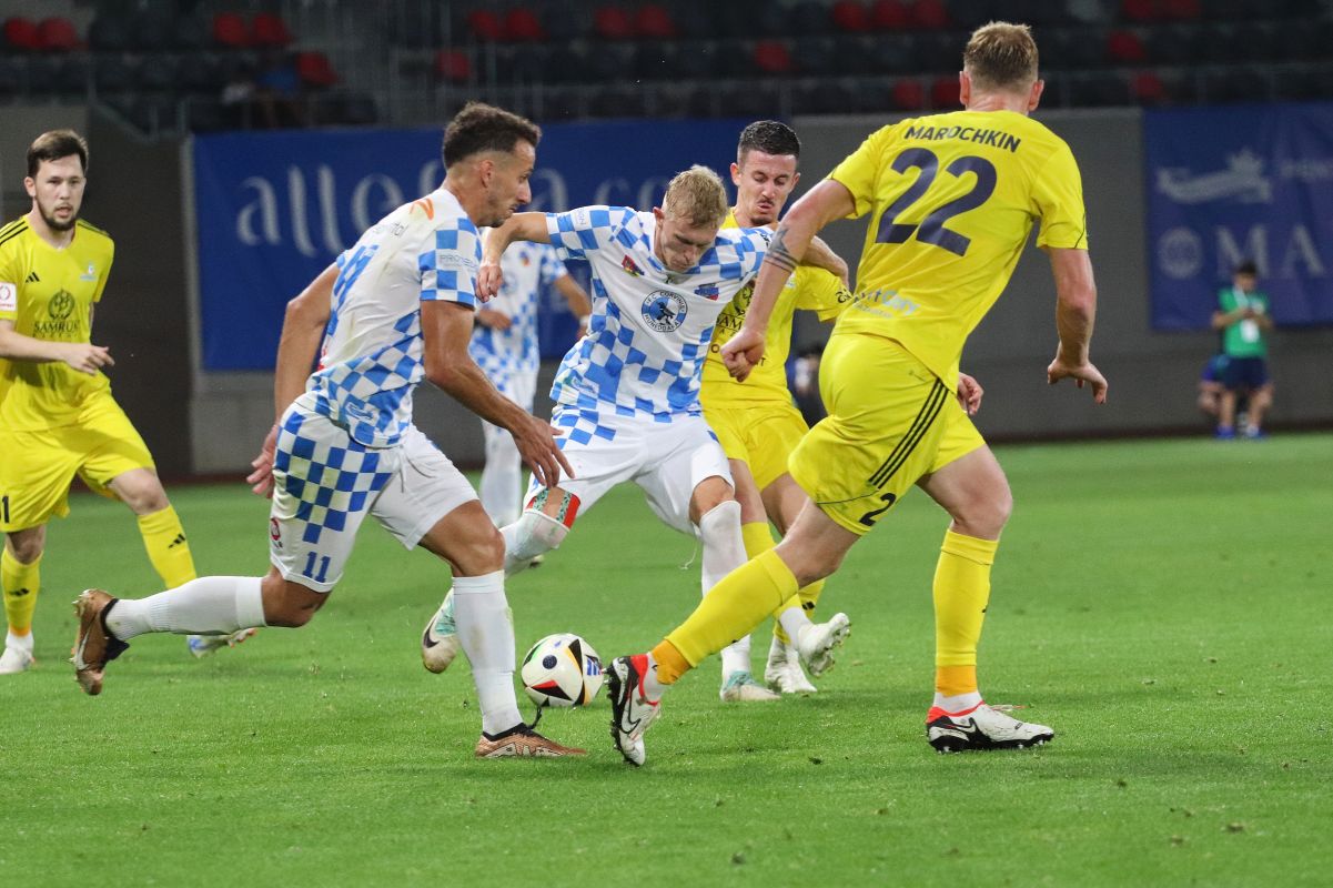 Mijlocașul brazilian s-a întors la revelația Superligii și e gata de debut. „Drumurile noastre se întâlnesc din nou”