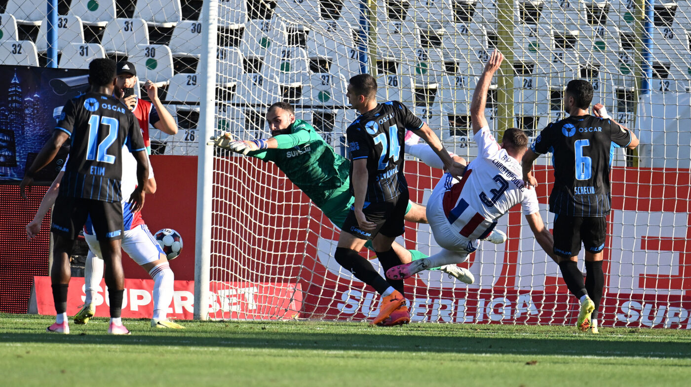 Oțelul – Universitatea Craiova 1-1, în etapa 5 din Superliga. Campioana pleacă acasă cu un punct, după ce a jucat o oră în inferioritate și a condus