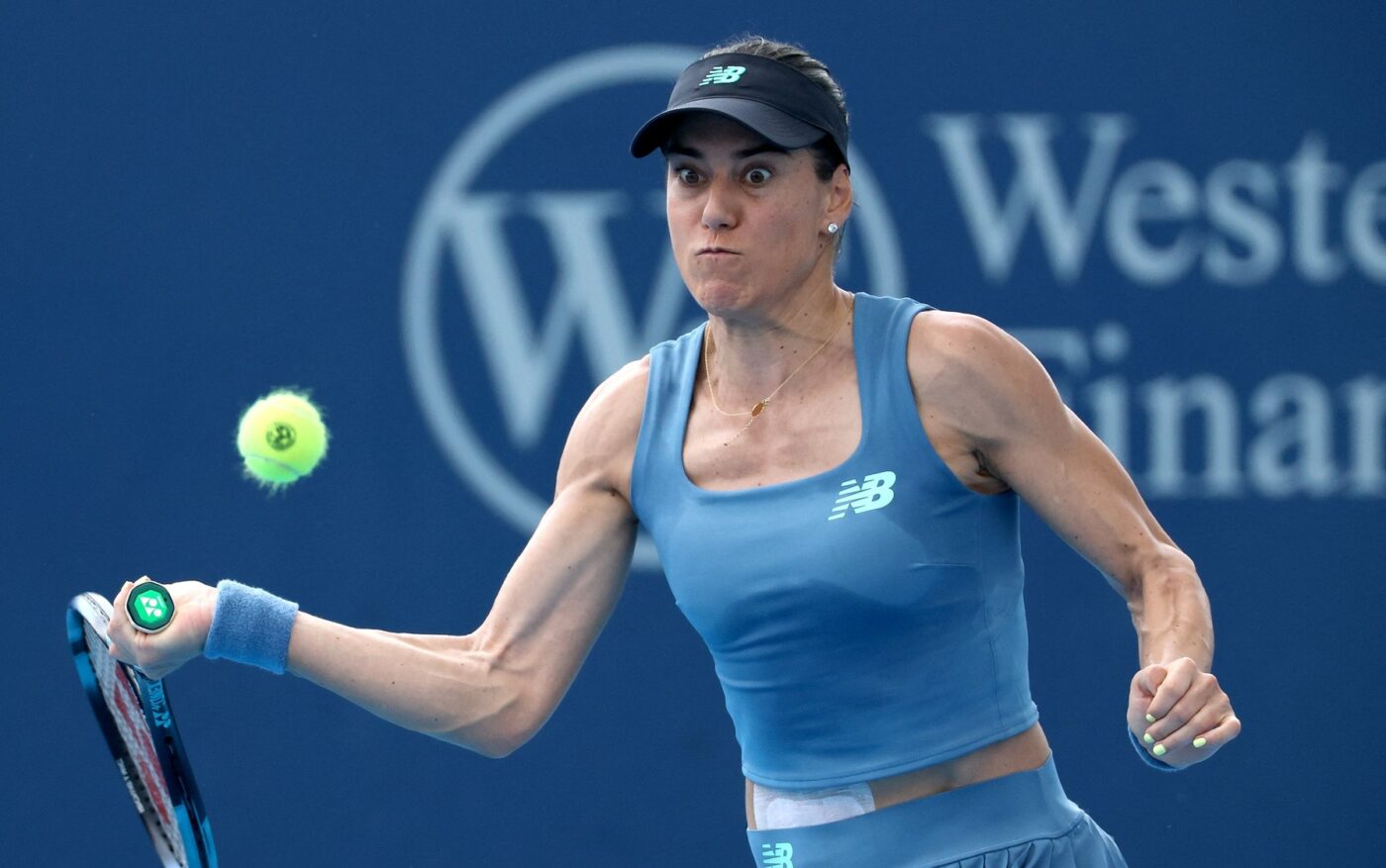 TENIS „Totul e o făcătură!”. Reacții virulente după ce Sorana Cîrstea a câștigat prin abandonul rusoaicei Kalinskaya