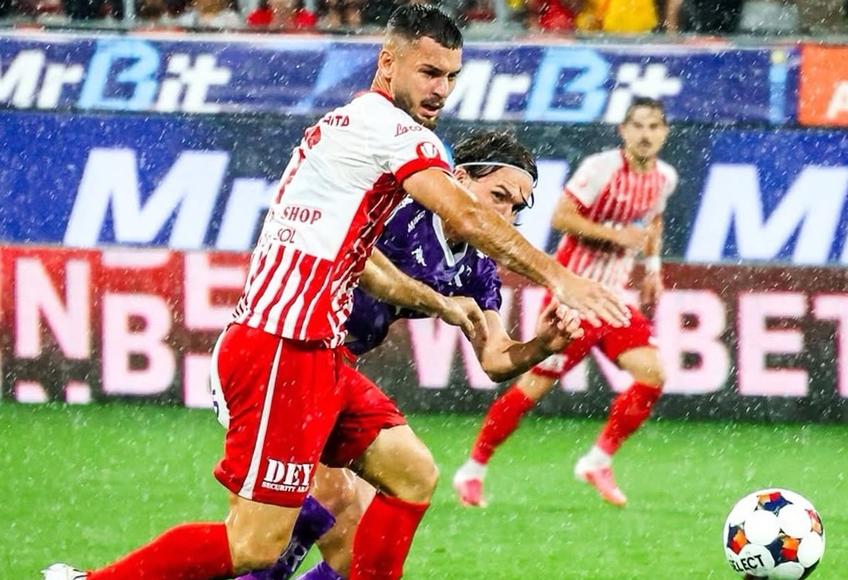 Scandal cât casa în finalul meciului UTA – Rapid! Giuleștenii au cerut penalty, dar arbitrul i-a dat cartonaș galben pentru simulare lui Stojilkovic!