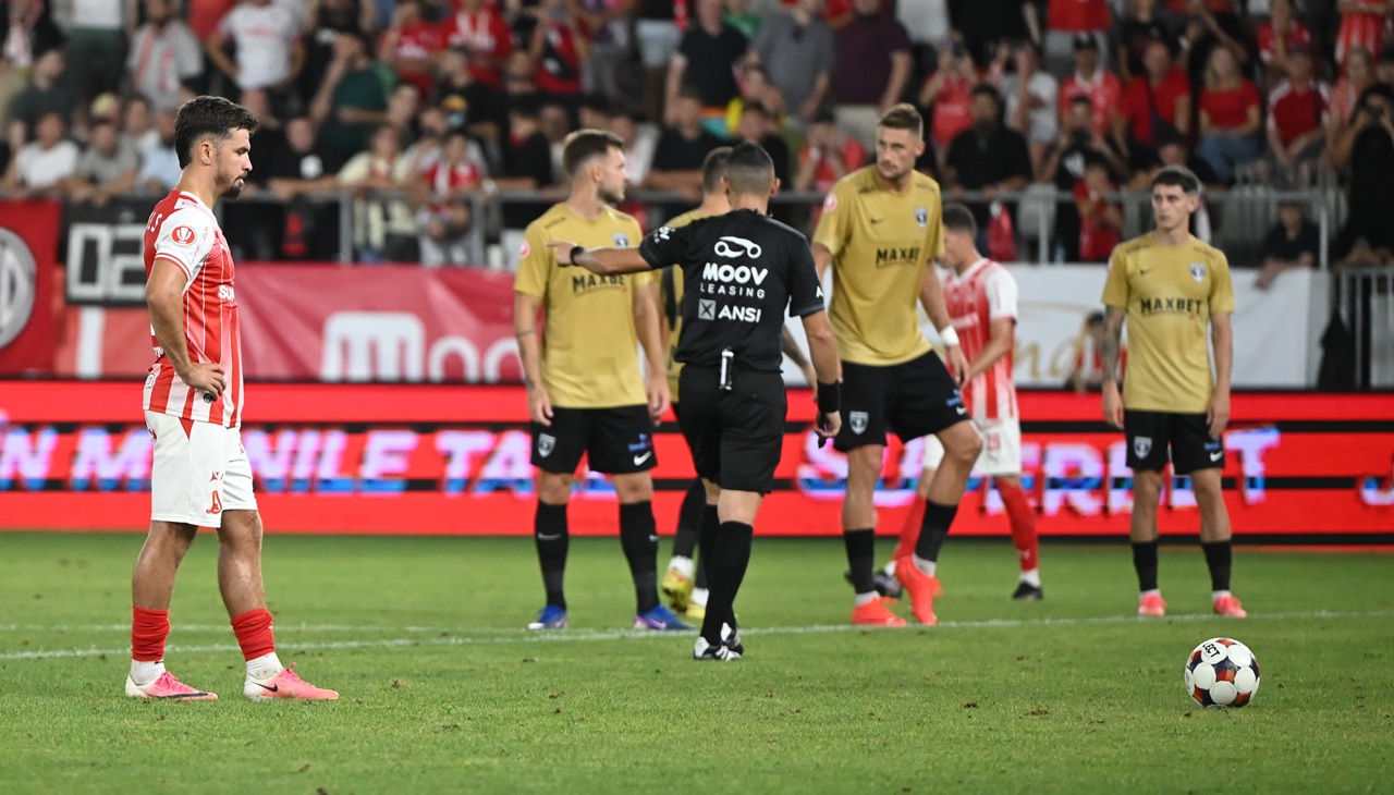 Scandal imens după decizia controversată din Dinamo – FC Voluntari! Președintele a coborât din tribună și l-a certat pe arbitru