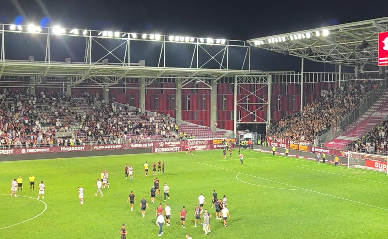 DECLARAȚII Scandal în Giulești! Ultrașii lui Dinamo au intrat în teren după victoria cu Rapid