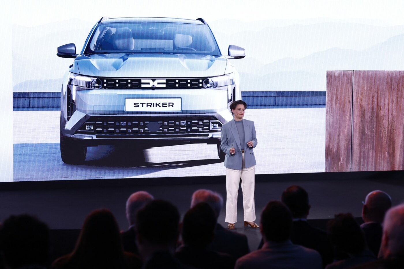 Șefa Dacia anunță vremuri grele din cauza chinezilor! Pierderile sunt masive