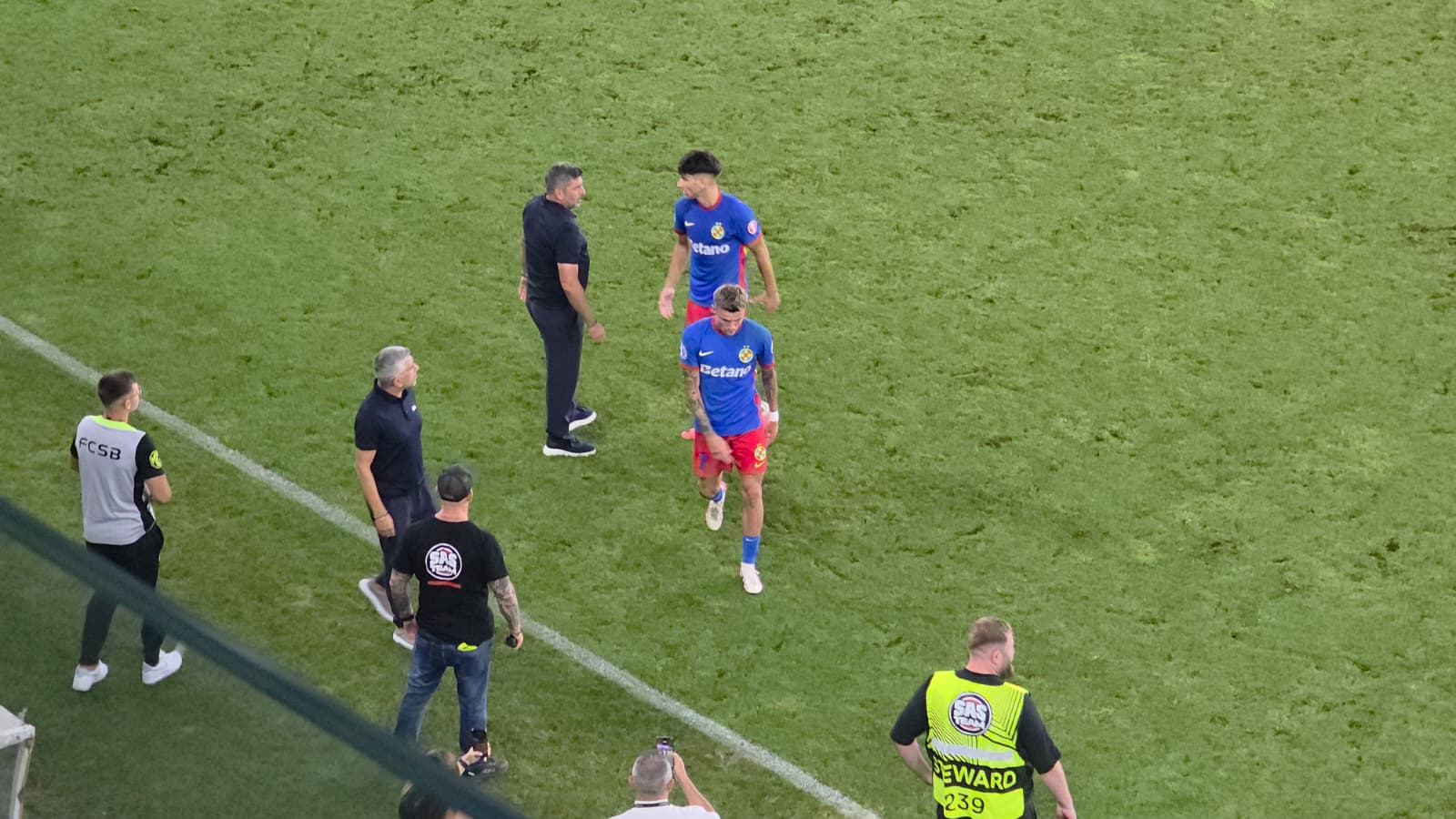 CE SCANDAL la FCSB! Tavi Popescu, gest plin de furie după ce a dat assist la golul de 3
