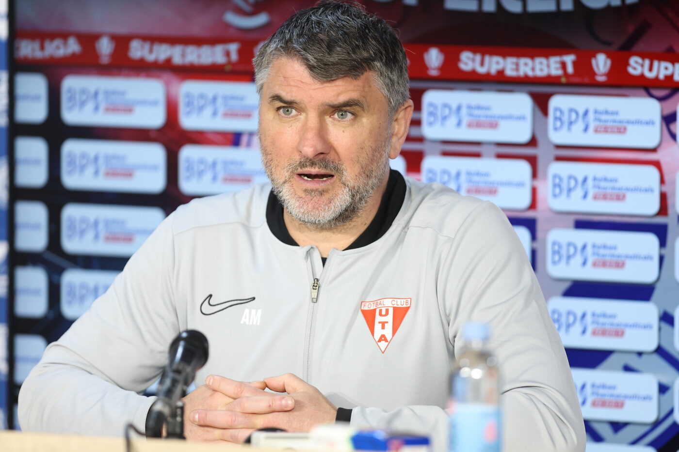 Suporterii UTA i-au confruntat pe Adi Mihalcea și jucători.