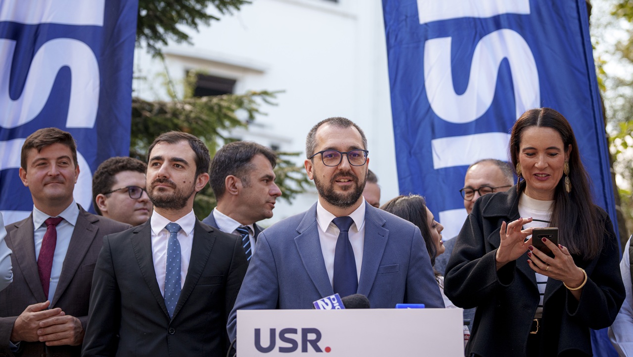 Deputatul despre care Gigi Becali spunea că are „microb useristo-satanist” a ajuns ministru în Moldova și și-a dat demisia din Parlamentul României!