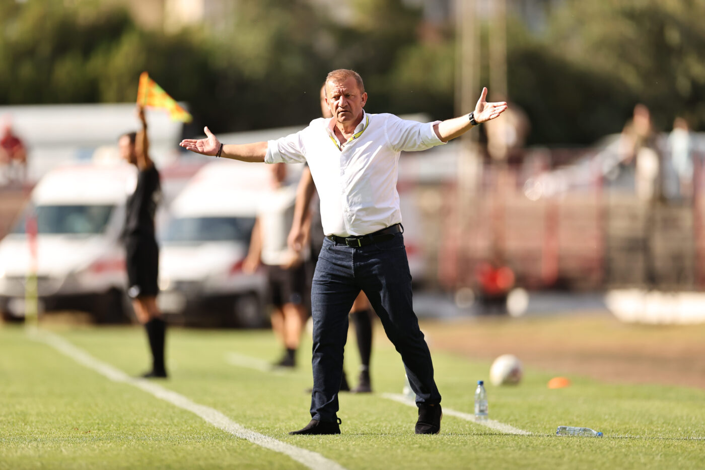 Dorinel Munteanu, pus la zid de fotbalistul care a revenit în Superliga: „Fără el, nu retrograda echipa!”. Ce l-a convins să aleagă UTA Arad
