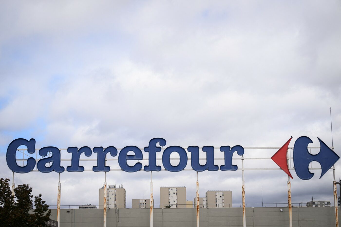 Ce lovitură! Frații Pavăl au decis să schimbe numele Carrefour după ce au plătit 823.000.000 de euro pe magazine