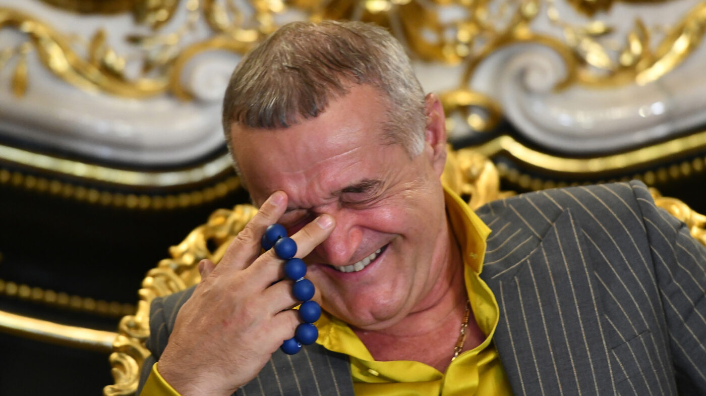 EXTRA Gigi Becali a declanșat alarma într-un magazin! Vânzătoarea n-a mai văzut așa ceva: „Avea hârtii de 500 de euro legate cu elastic”