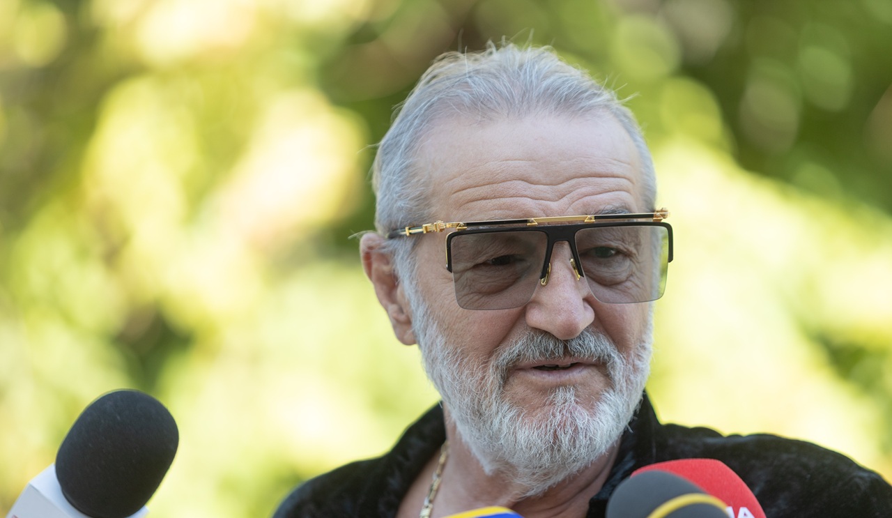 Gigi Becali, dat pe spate când i-a auzit vocea lui Laurențiu Reghecampf: „Mi-am dat seama”