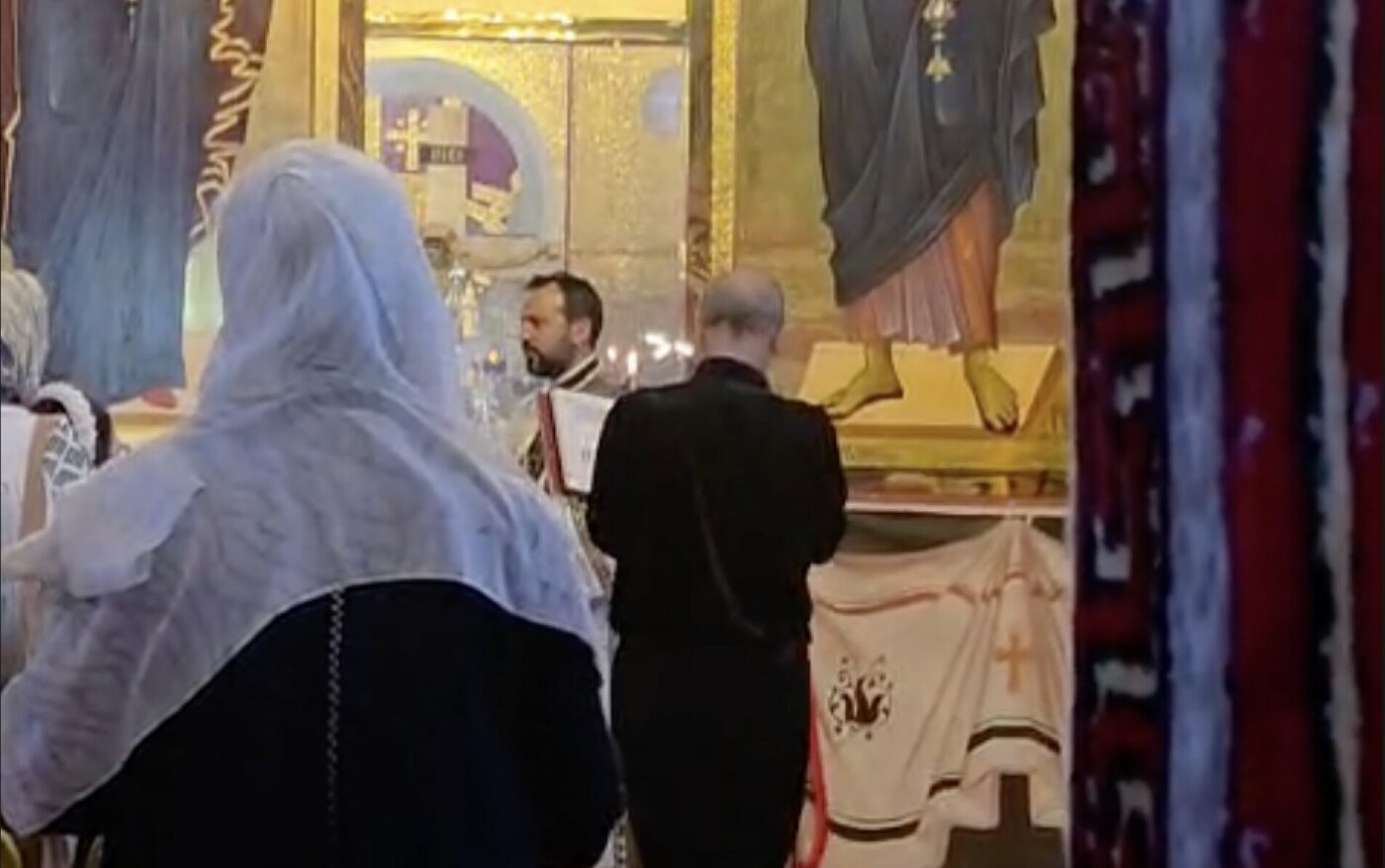 VIDEO Avem imaginile momentului cu Gigi Becali! Patronul FCSB a cântat în biserica de peste 10.000.000 de euro, după înfrângerea cu Dinamo. EXCLUSIV