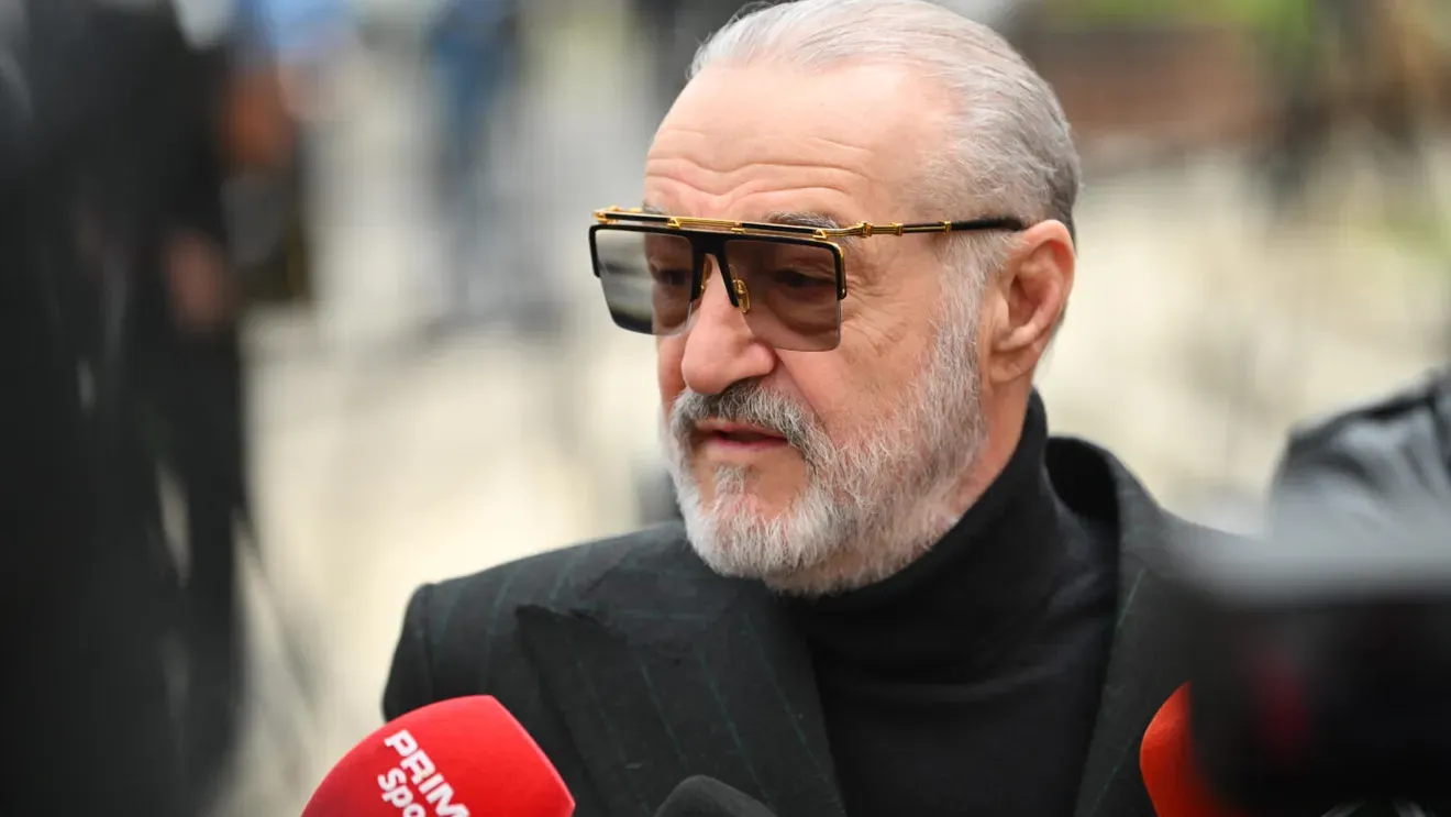 MERCATO Gigi Becali face marele anunț despre Karlo Muhar, Denis Drăguș și Meriton Korenica. „Au semnat toți trei. Cred că merg direct la antrenament”
