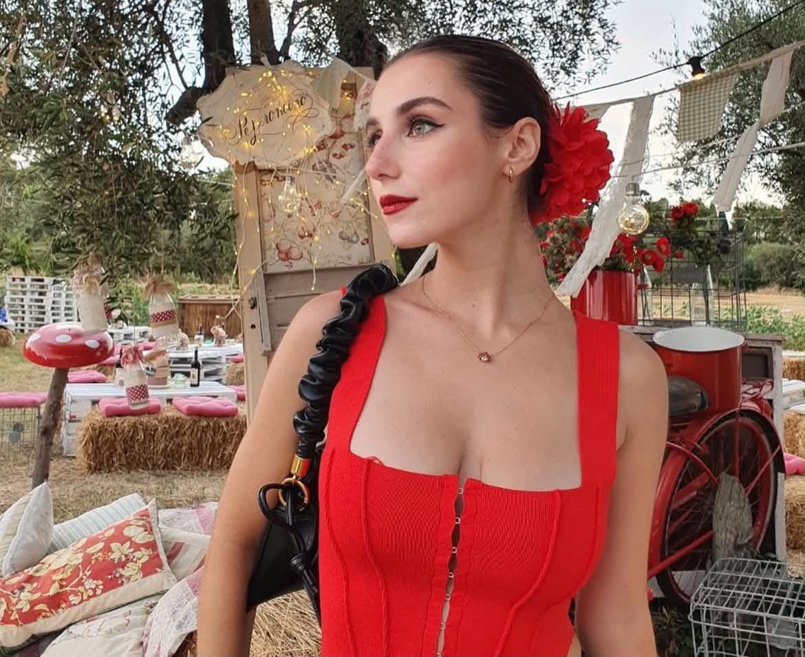Arbitra a postat imagini cu ea în bikini și reacțiile au venit imediat: „Să intre VAR!”