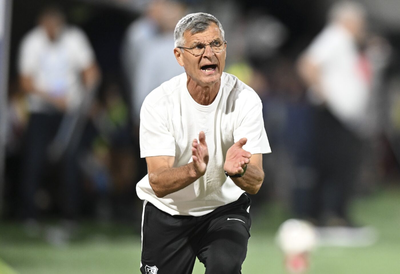 DECLARAȚII Ioan Ovidiu Sabău a dat cărțile pe față după ce Farul a scos un punct pe terenul lui CFR Cluj: „Sunt nemulțumit! Asta vreau de la jucători”