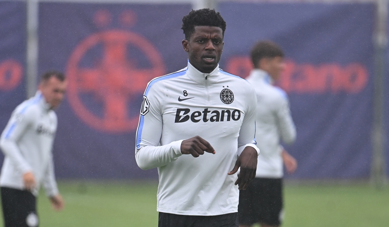„IUDA”. Eddy Gnahore, atacat de fanii lui Dinamo la sosirea FCSB
