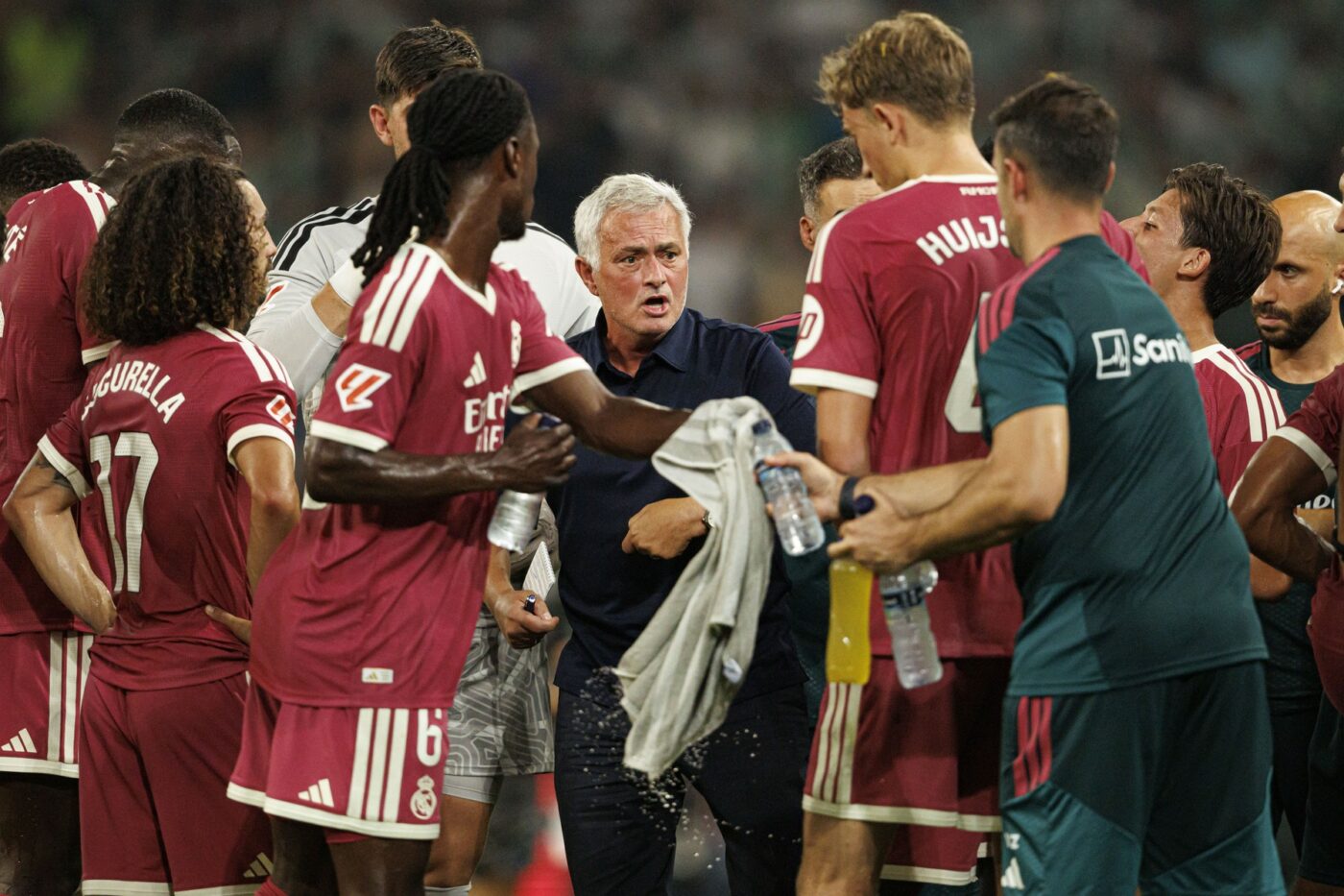 Jose Mourinho a pierdut primul meci după revenirea la Real Madrid în urma unui scandal imens! Ce s-a întâmplat în finalul jocului cu Betis